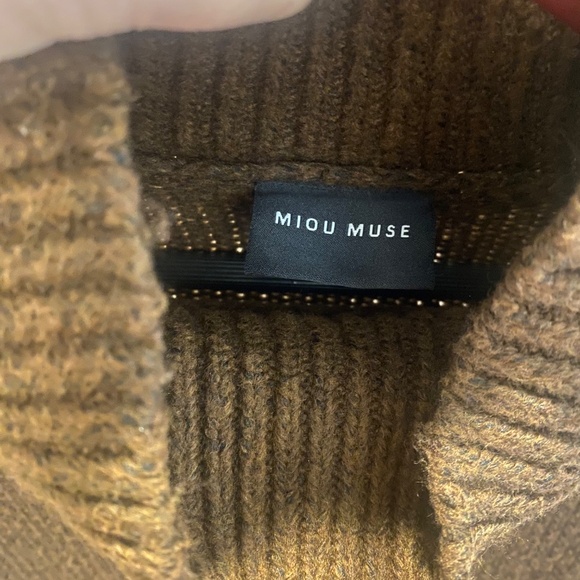 Miou Muse sweater with 3/4 length belle sleeves - Picture 2 of 4